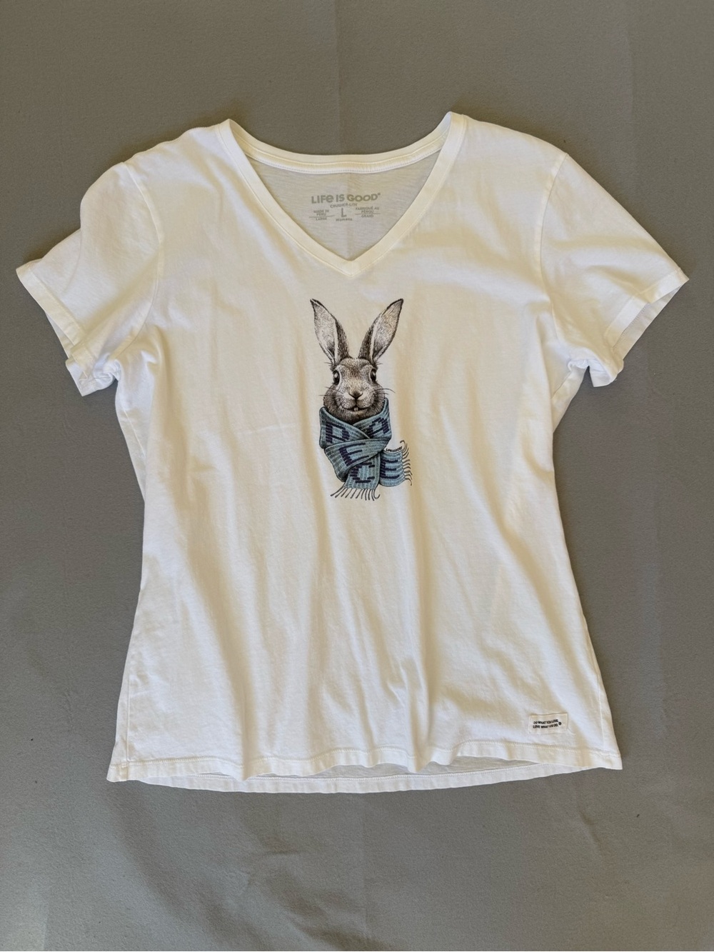 Life Is Good Bunny Peace Scarf Women’s V-Neck Crusher Lite Tee - Size L